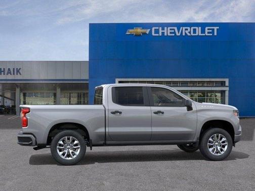 Sterling Gray Metallic 2026 Chevrolet Silverado 1500 Custom
