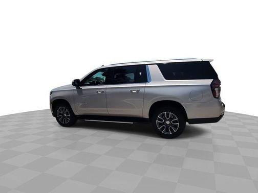 Empire Beige Metallic 2023 Chevrolet Suburban LT