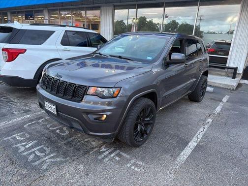 Granite Crystal Clearcoat Metallic 2017 Jeep Grand Cherokee Altitude