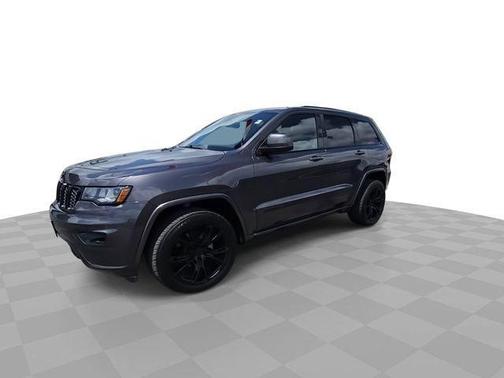 Granite Crystal Clearcoat Metallic 2017 Jeep Grand Cherokee Altitude