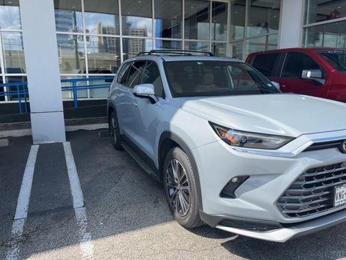 Cement 2026 Toyota Grand Highlander Hybrid MAX Platinum