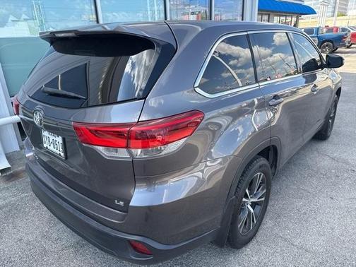 2019 Toyota Highlander LE