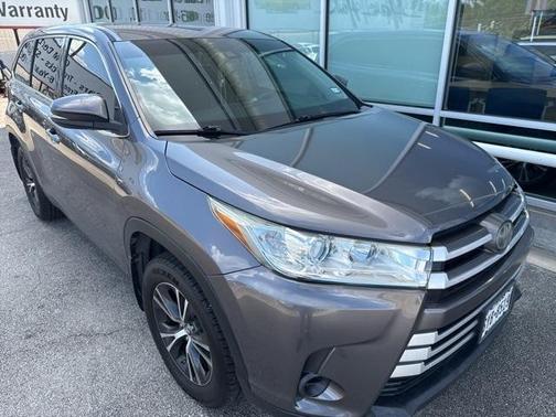 2019 Toyota Highlander LE