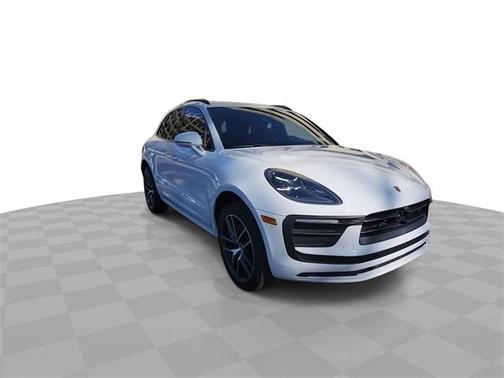 2022 Porsche Macan Base