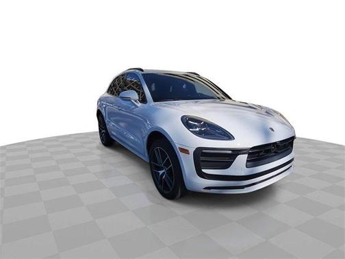 2022 Porsche Macan Base
