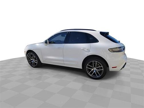 2022 Porsche Macan Base