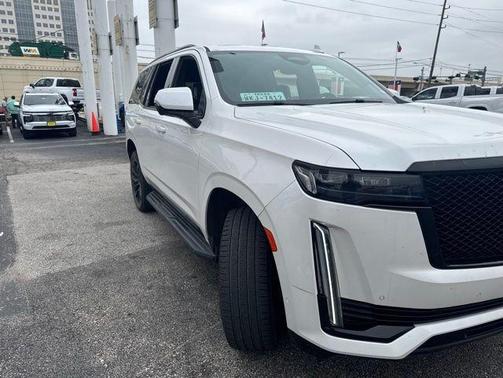 Crystal White Tri-Coat 2021 Cadillac Escalade Sport Platinum