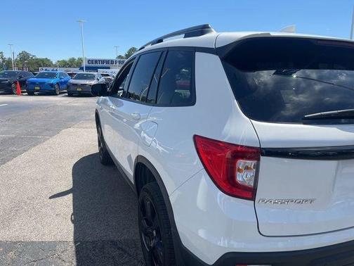White 2021 Honda Passport Elite