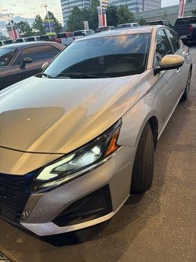 Brilliant Silver Metallic 2023 Nissan Altima 2.5 SV