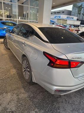 Brilliant Silver Metallic 2023 Nissan Altima 2.5 SV