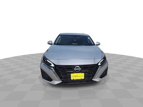 Brilliant Silver Metallic 2023 Nissan Altima 2.5 SV