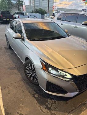 Brilliant Silver Metallic 2023 Nissan Altima 2.5 SV