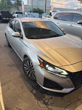 Brilliant Silver Metallic 2023 Nissan Altima 2.5 SV