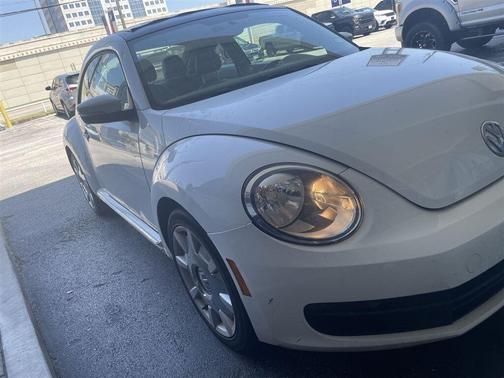 Candy White 2013 Volkswagen Beetle 2.5L