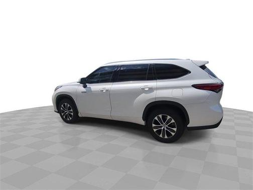 2020 Toyota Highlander Hybrid XLE