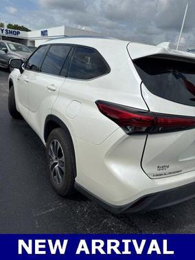 2020 Toyota Highlander Hybrid XLE