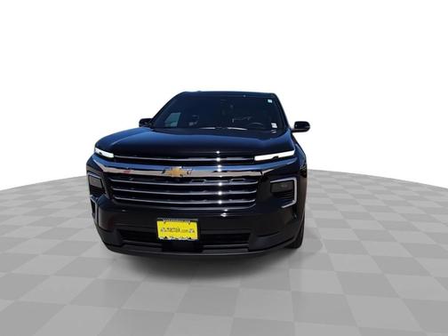 Mosaic Black Metallic 2026 Chevrolet Traverse LT