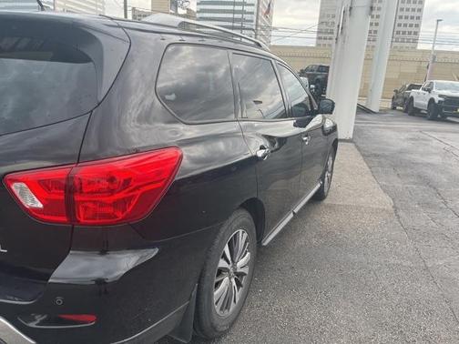2018 Nissan Pathfinder SL