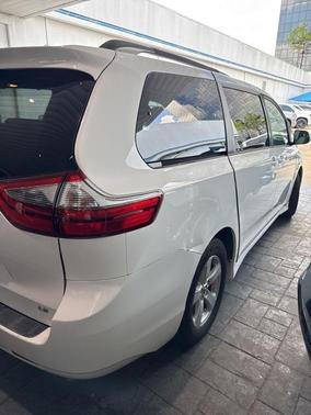 2020 Toyota Sienna LE