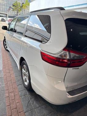 2020 Toyota Sienna LE