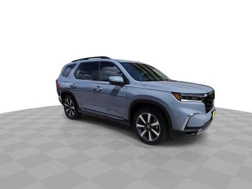 Sky 2025 Honda Pilot Touring