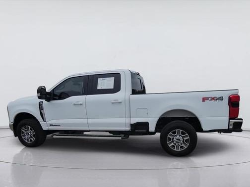 Oxford White 2024 Ford F-350 Lariat Super Duty
