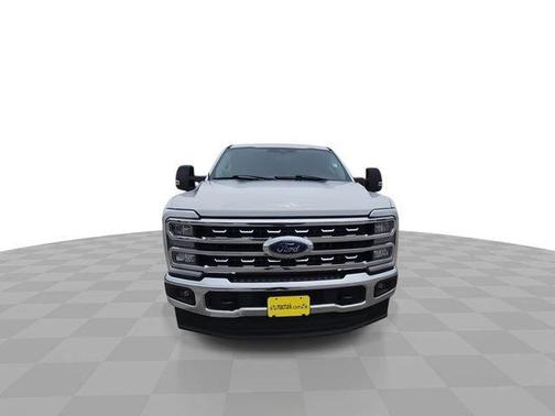 Oxford White 2024 Ford F-350 Lariat Super Duty