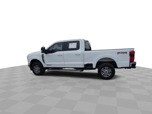 Oxford White 2024 Ford F-350 Lariat Super Duty