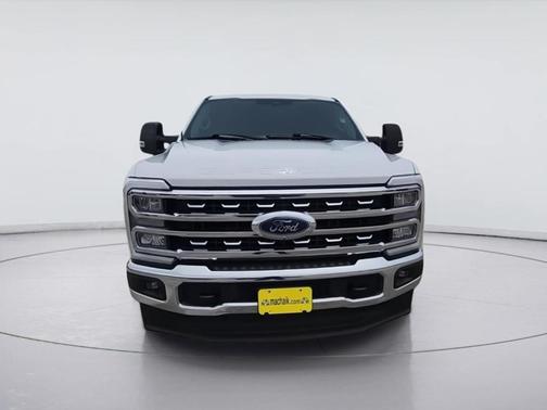Oxford White 2024 Ford F-350 Lariat Super Duty