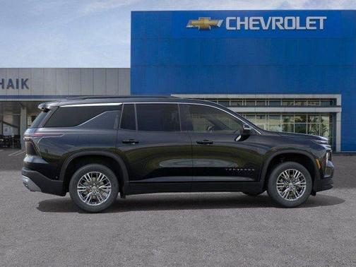Mosaic Black Metallic 2026 Chevrolet Traverse LT