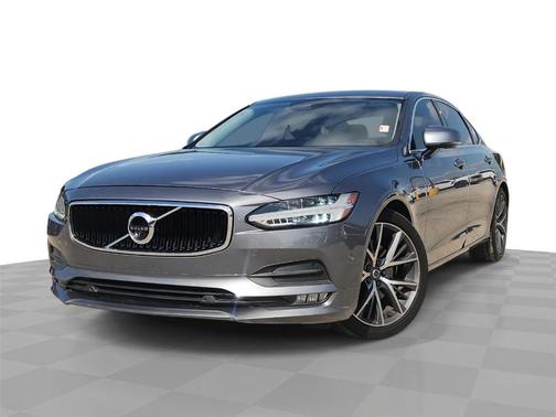 Gray Metallic 2018 Volvo S90 T5 Momentum