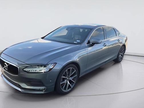 Gray Metallic 2018 Volvo S90 T5 Momentum