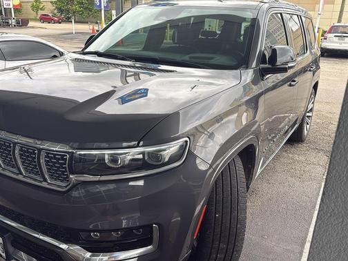 Metallic 2023 Jeep Grand Wagoneer Series II
