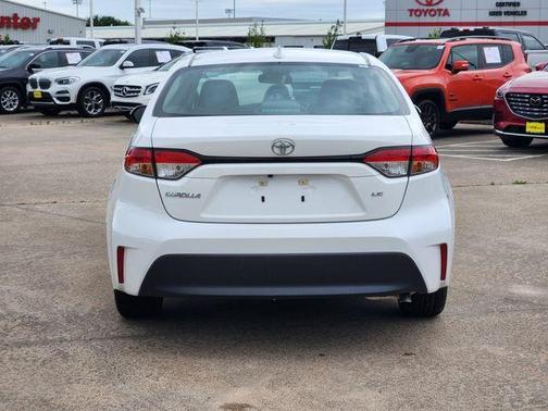 Ice 2023 Toyota Corolla LE
