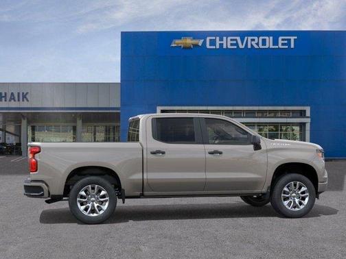 White Sand 2026 Chevrolet Silverado 1500 Custom