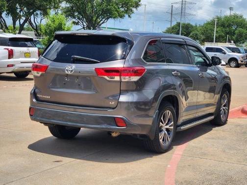 Predawn Gray Mica 2017 Toyota Highlander LE Plus
