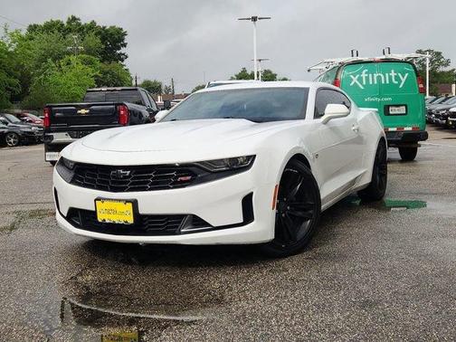 Summit White 2019 Chevrolet Camaro 2LT