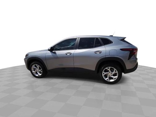 Sterling Gray Metallic 2024 Chevrolet Trax LS