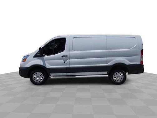 Oxford White 2022 Ford Transit-250 Base
