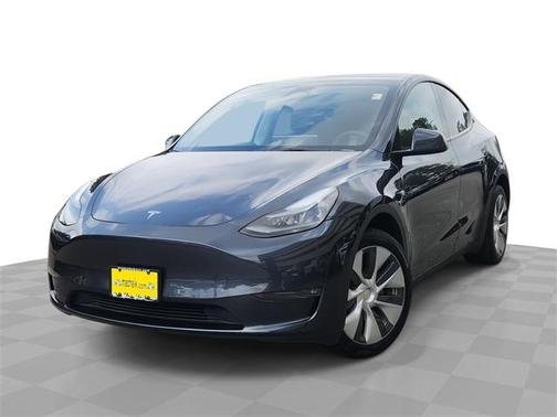 2024 Tesla Model Y Long Range