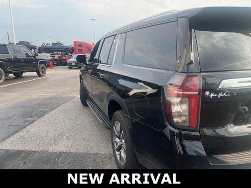 2023 Chevrolet Suburban LT