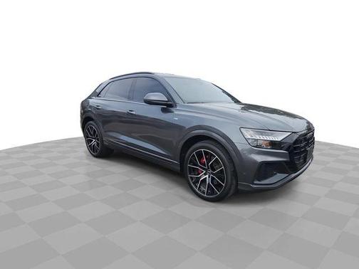 Daytona Gray Pearl Effect 2021 Audi Q8 55 Prestige