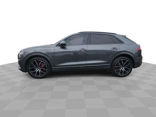 Daytona Gray Pearl Effect 2021 Audi Q8 55 Prestige