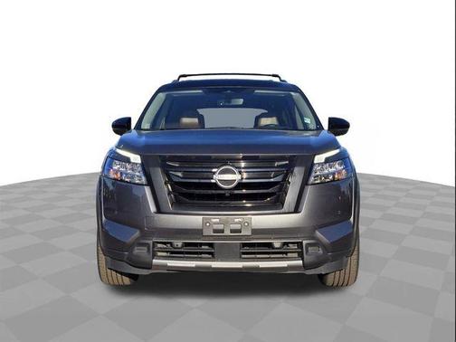 2 Tone Gun / Black Roof 2023 Nissan Pathfinder Platinum