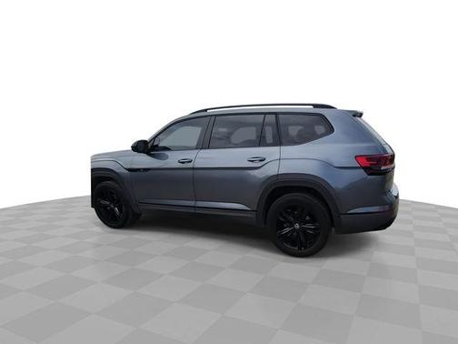 Platinum Gray Metallic 2023 Volkswagen Atlas 3.6 V6 SEL R-Line Black