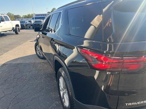 2022 Chevrolet Traverse LT Leather