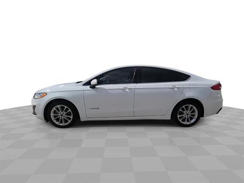 Oxford White 2019 Ford Fusion Hybrid SE