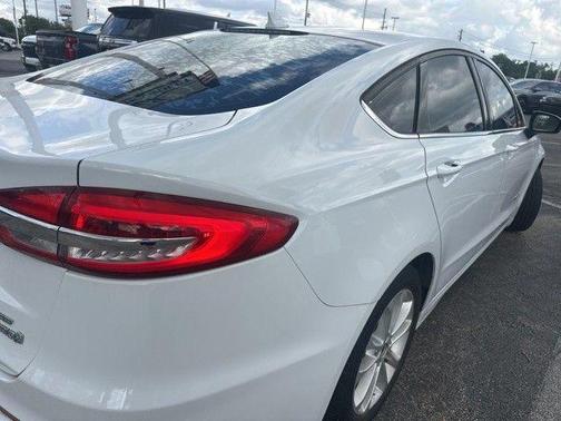 Oxford White 2019 Ford Fusion Hybrid SE