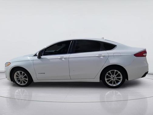 Oxford White 2019 Ford Fusion Hybrid SE