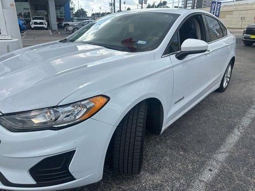 Oxford White 2019 Ford Fusion Hybrid SE